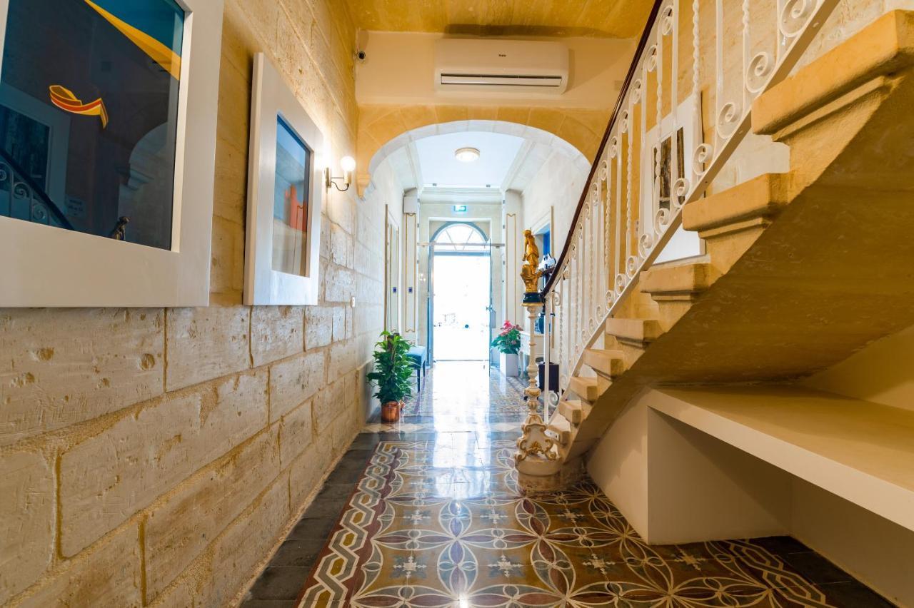 Monreal Boutique Townhouse - R024Rm5 Hotel Paola Exterior photo